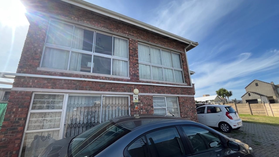 5 Bedroom Property for Sale in Wavecrest Eastern Cape
